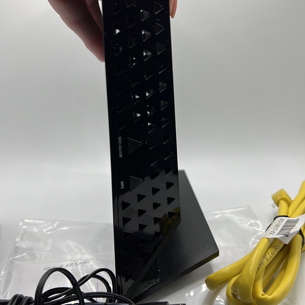 Netgear Smart Wifi Router R6250 - Picture 3 of 4